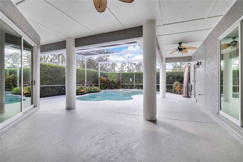 For Sale: $839,900 (4 beds, 3 baths, 2594 Square Feet)