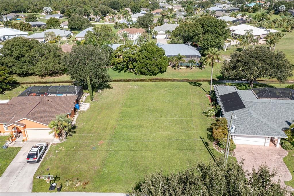 На продажу: $69,900 (0.23 acres)