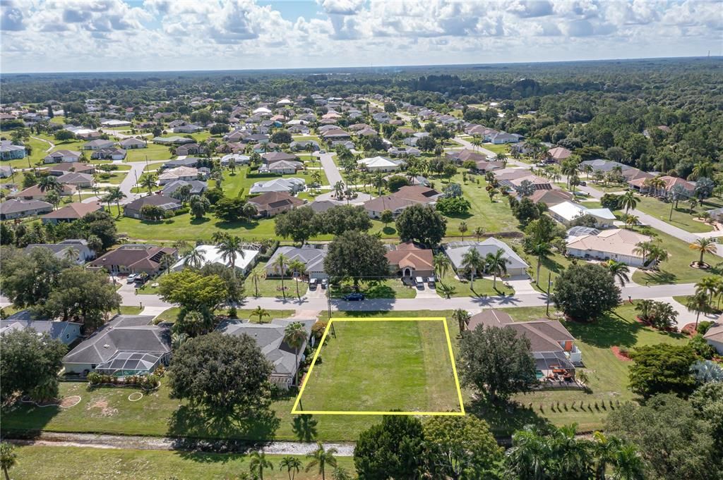 На продажу: $69,900 (0.23 acres)