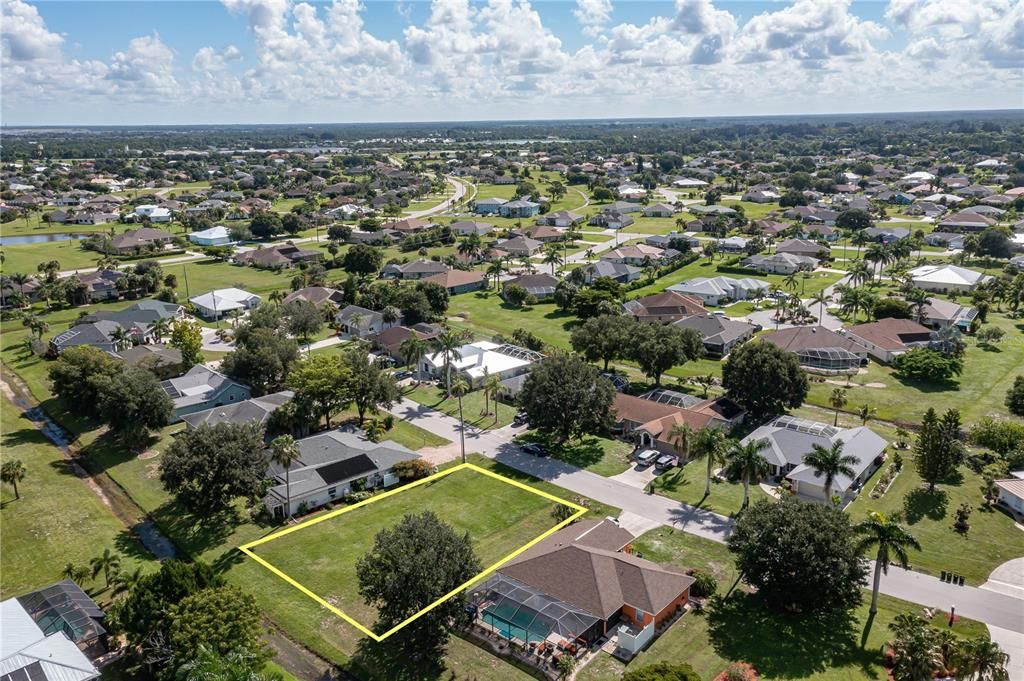 На продажу: $69,900 (0.23 acres)