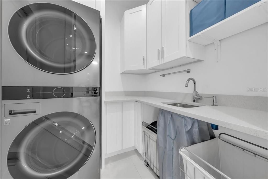 En Venta: $670,000 (4 camas, 4 baños, 2095 Pies cuadrados)