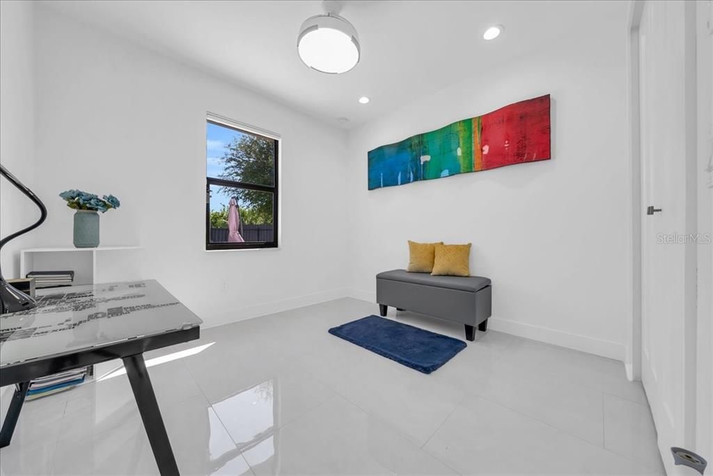 En Venta: $670,000 (4 camas, 4 baños, 2095 Pies cuadrados)