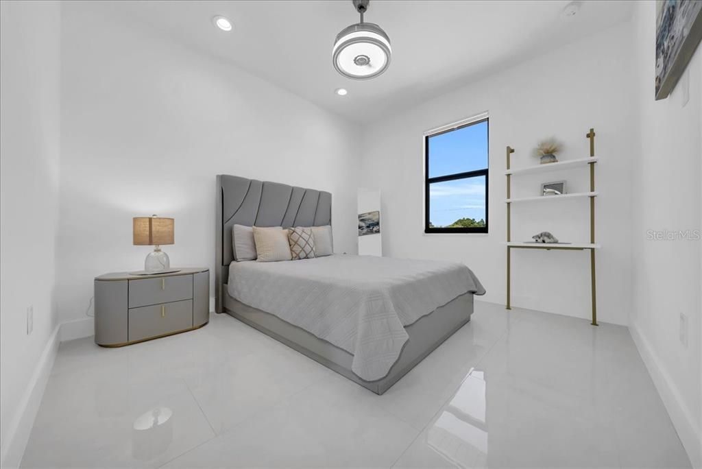 En Venta: $670,000 (4 camas, 4 baños, 2095 Pies cuadrados)