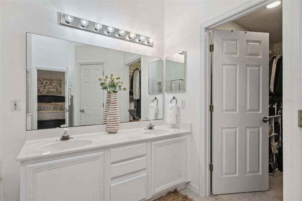 Active With Contract: $460,000 (4 beds, 2 baths, 1953 Square Feet)