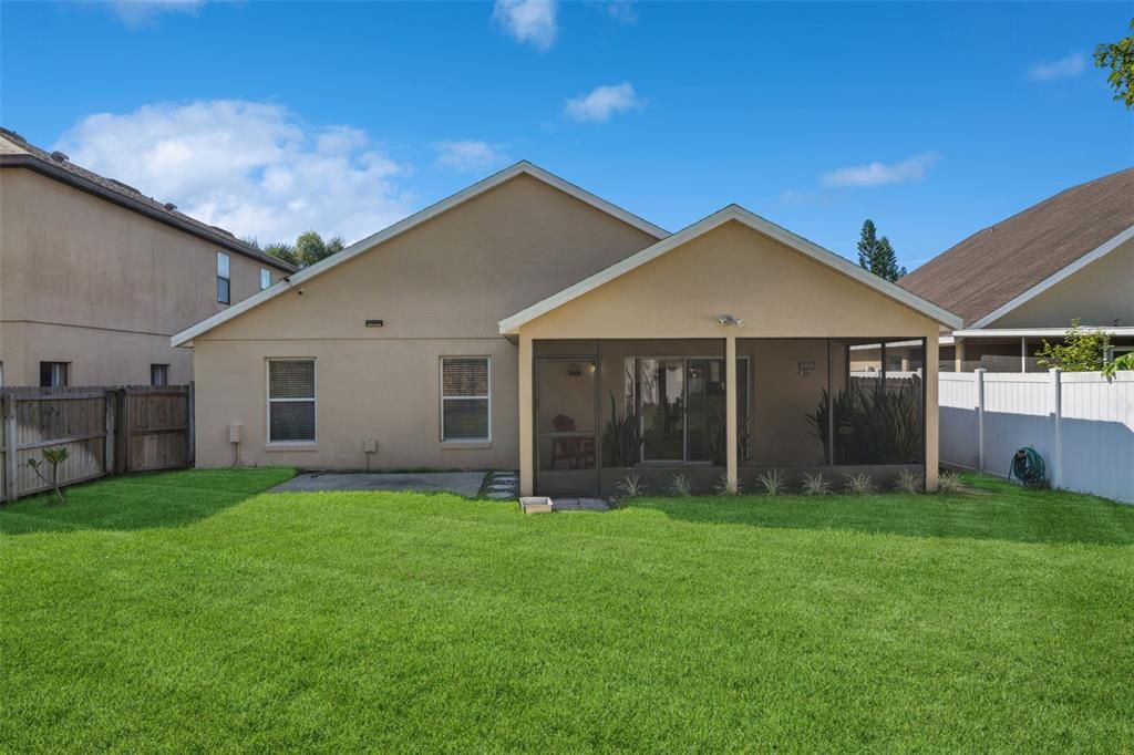 Active With Contract: $460,000 (4 beds, 2 baths, 1953 Square Feet)