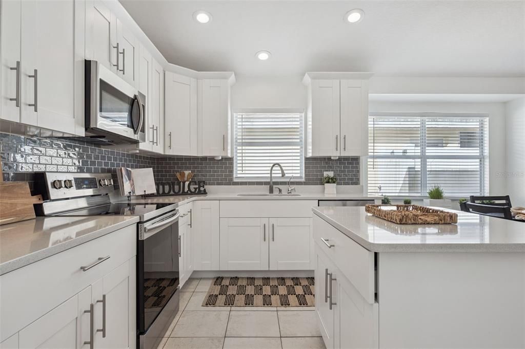 Active With Contract: $460,000 (4 beds, 2 baths, 1953 Square Feet)