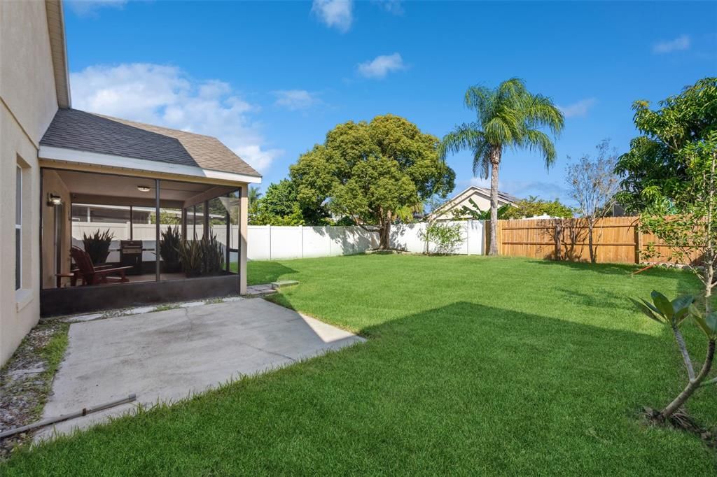 Active With Contract: $460,000 (4 beds, 2 baths, 1953 Square Feet)