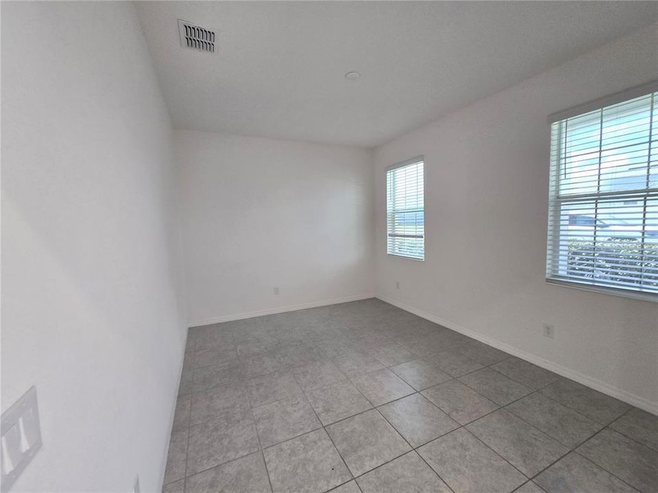 En Venta: $370,000 (3 camas, 2 baños, 1983 Pies cuadrados)