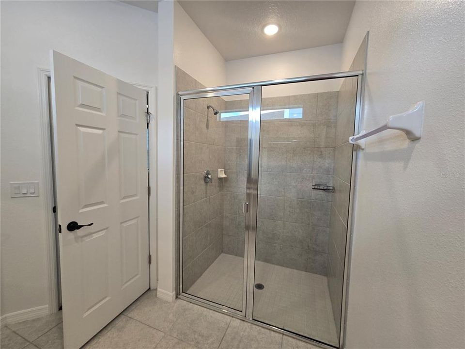 En Venta: $370,000 (3 camas, 2 baños, 1983 Pies cuadrados)