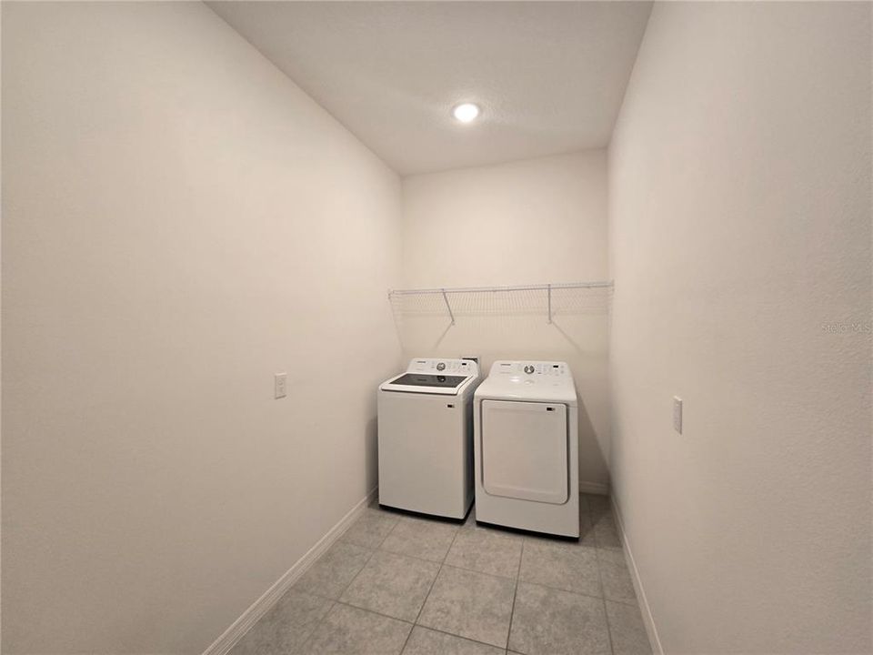 En Venta: $370,000 (3 camas, 2 baños, 1983 Pies cuadrados)