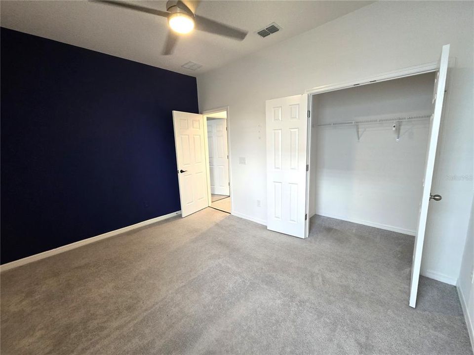 En Venta: $370,000 (3 camas, 2 baños, 1983 Pies cuadrados)