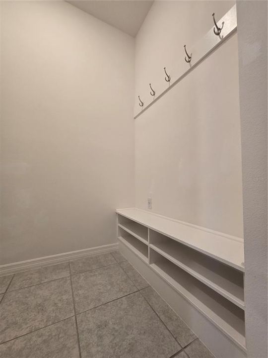 En Venta: $370,000 (3 camas, 2 baños, 1983 Pies cuadrados)