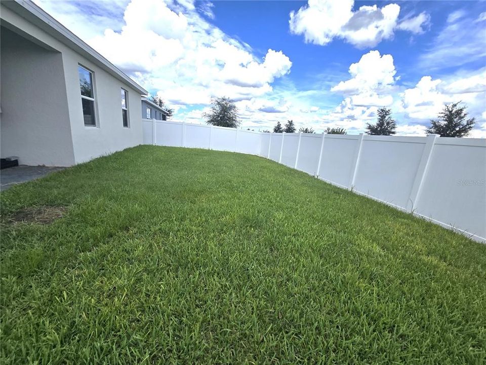 En Venta: $370,000 (3 camas, 2 baños, 1983 Pies cuadrados)