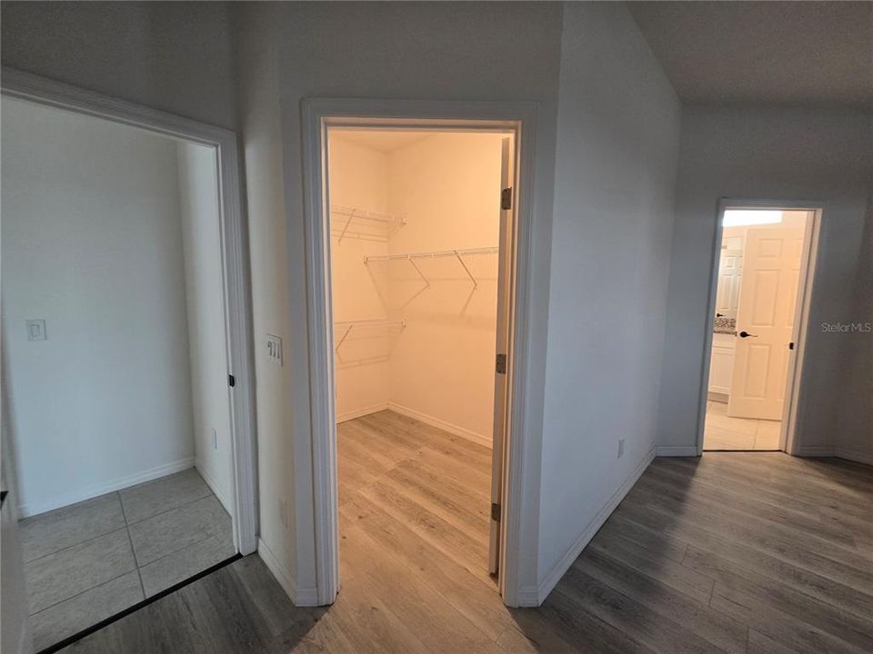 En Venta: $370,000 (3 camas, 2 baños, 1983 Pies cuadrados)