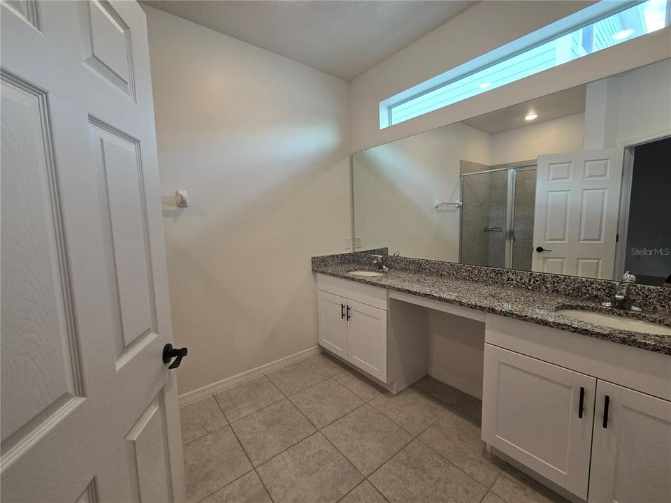 En Venta: $370,000 (3 camas, 2 baños, 1983 Pies cuadrados)