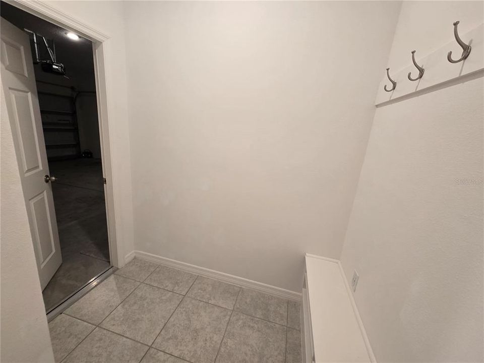 En Venta: $370,000 (3 camas, 2 baños, 1983 Pies cuadrados)