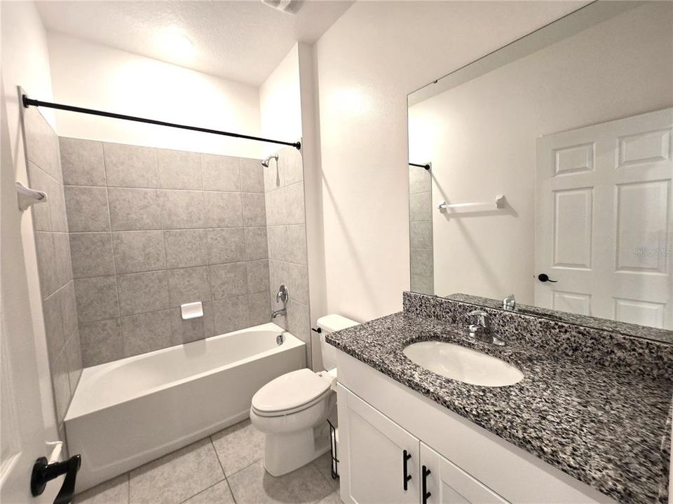 En Venta: $370,000 (3 camas, 2 baños, 1983 Pies cuadrados)