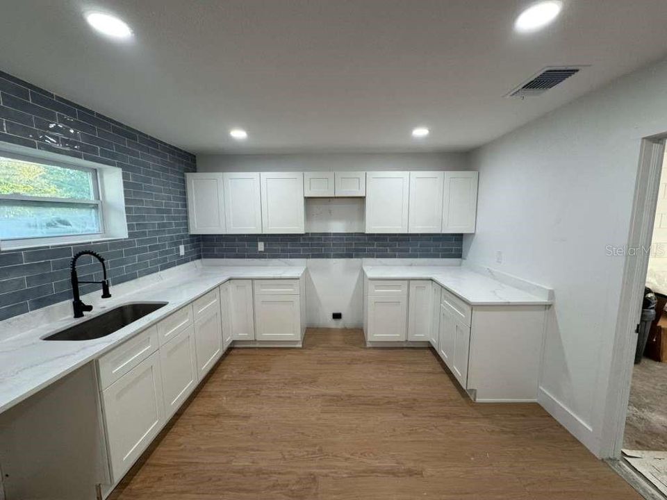 Active With Contract: $475,000 (3 beds, 2 baths, 1715 Square Feet)