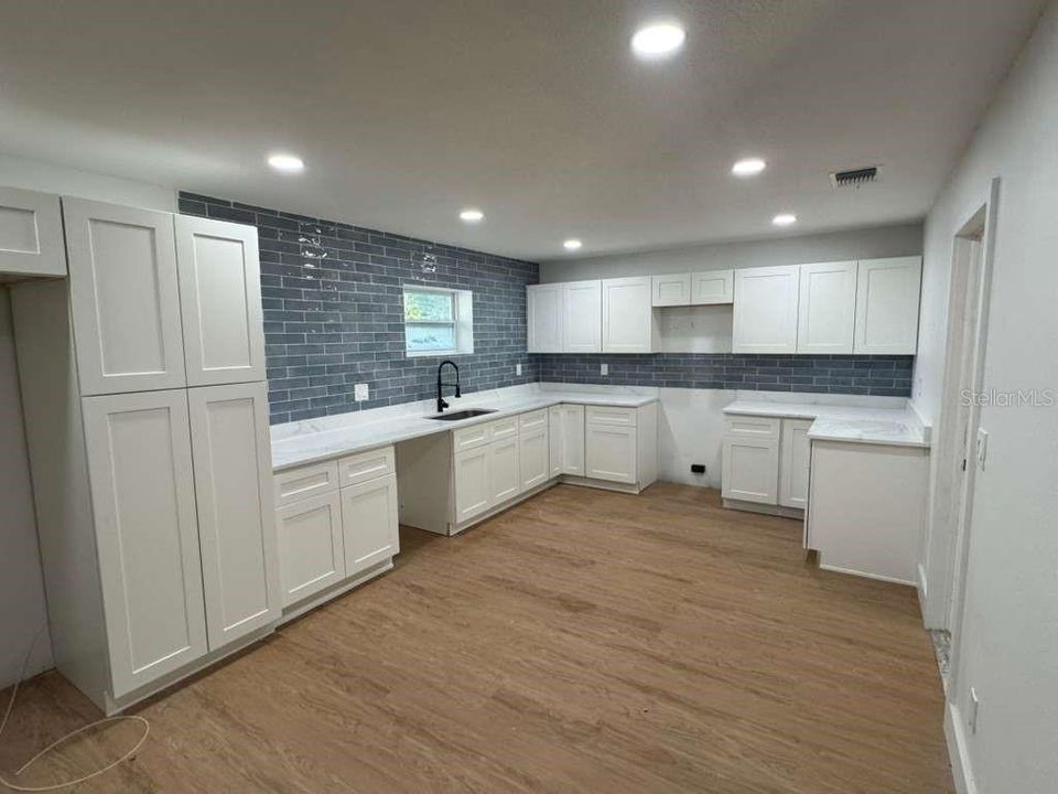 Active With Contract: $475,000 (3 beds, 2 baths, 1715 Square Feet)