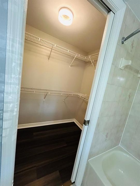 В аренду: $2,350 (4 спален, 3 ванн, 1436 Квадратных фут)