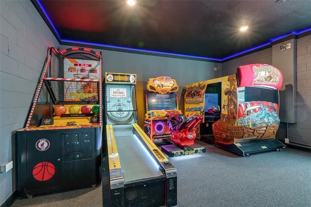 待售: $1,589,000 (6 贝兹, 5 浴室, 3428 平方英尺)