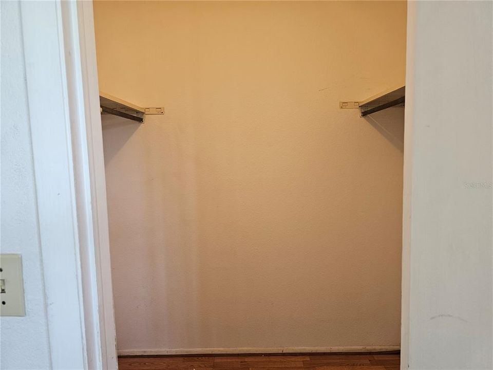 For Sale: $200,000 (3 beds, 2 baths, 1106 Square Feet)