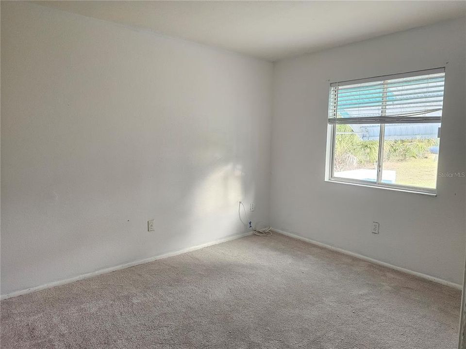 For Sale: $200,000 (3 beds, 2 baths, 1106 Square Feet)