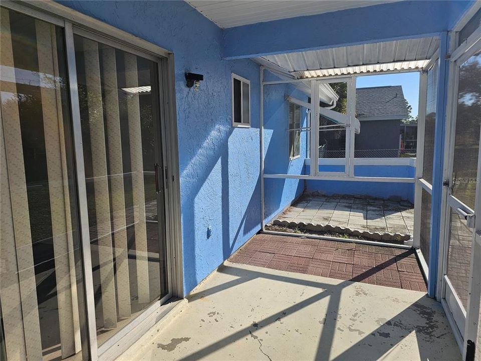 For Sale: $200,000 (3 beds, 2 baths, 1106 Square Feet)