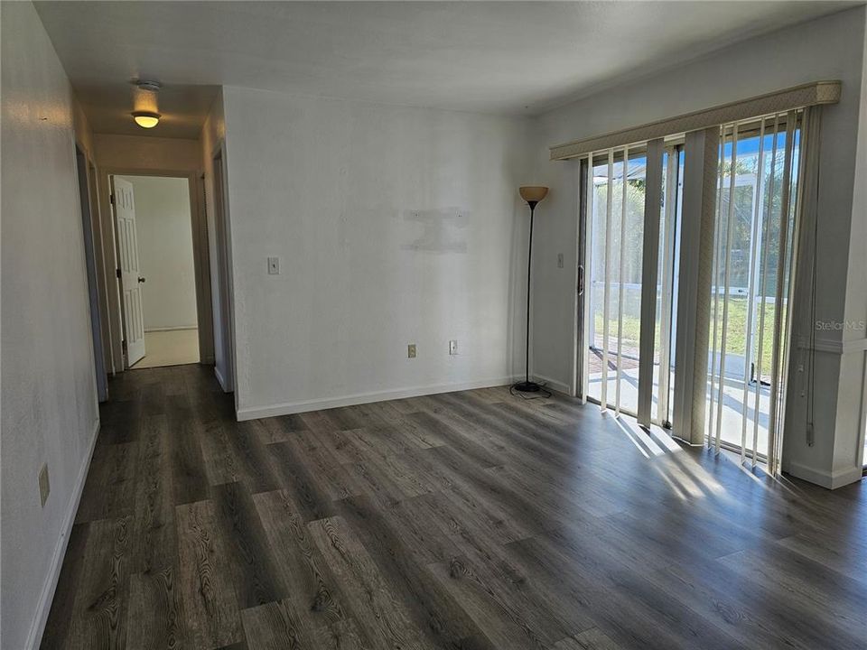 For Sale: $200,000 (3 beds, 2 baths, 1106 Square Feet)