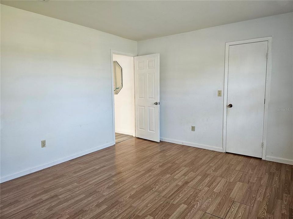 For Sale: $200,000 (3 beds, 2 baths, 1106 Square Feet)