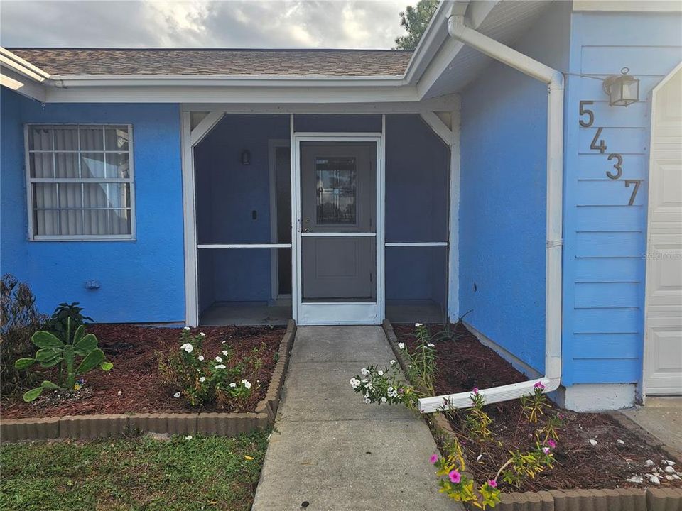 For Sale: $200,000 (3 beds, 2 baths, 1106 Square Feet)