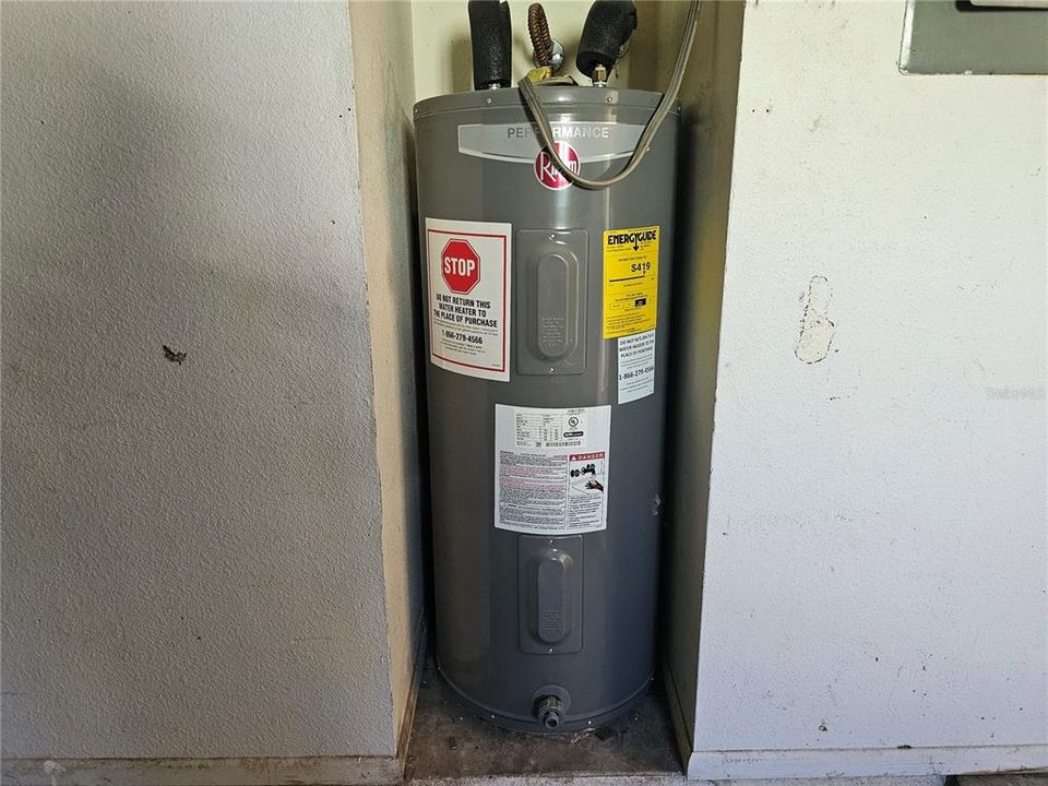 For Sale: $200,000 (3 beds, 2 baths, 1106 Square Feet)