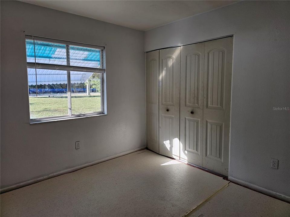 For Sale: $200,000 (3 beds, 2 baths, 1106 Square Feet)