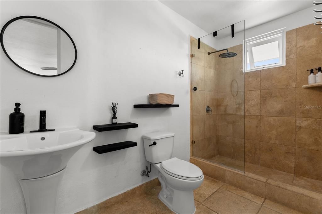 For Sale: $1,995,000 (15 beds, 9 baths, 4586 Square Feet)