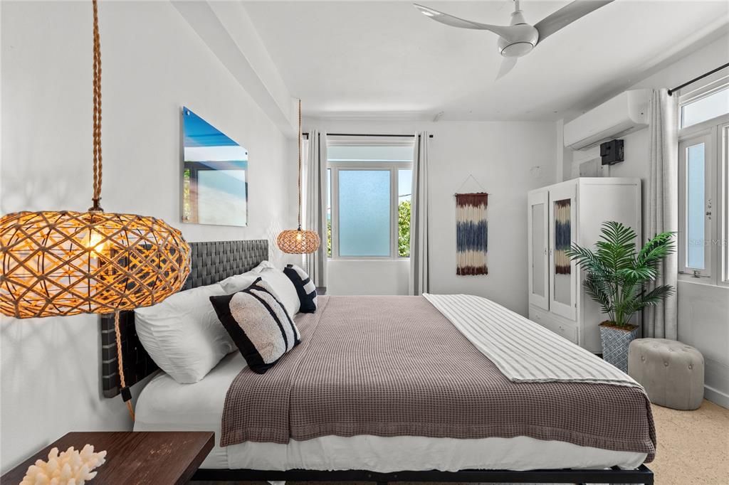 For Sale: $1,995,000 (15 beds, 9 baths, 4586 Square Feet)