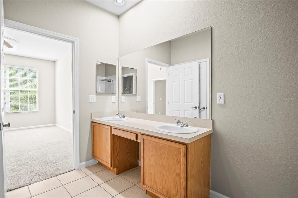 For Sale: $263,000 (3 beds, 2 baths, 1779 Square Feet)