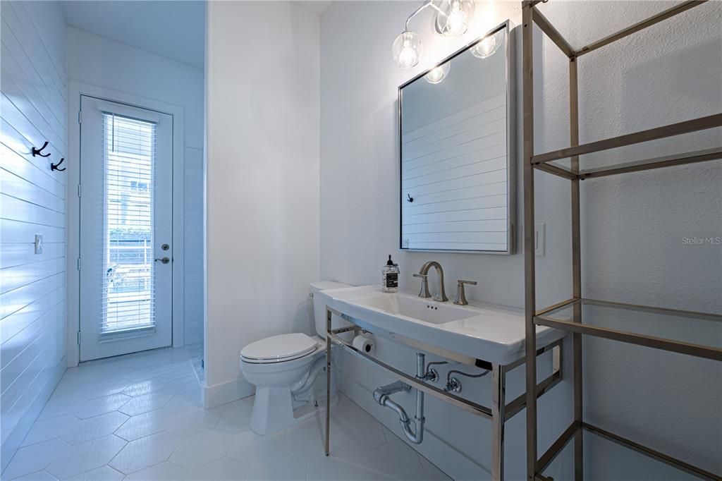 For Sale: $939,000 (3 beds, 3 baths, 2710 Square Feet)