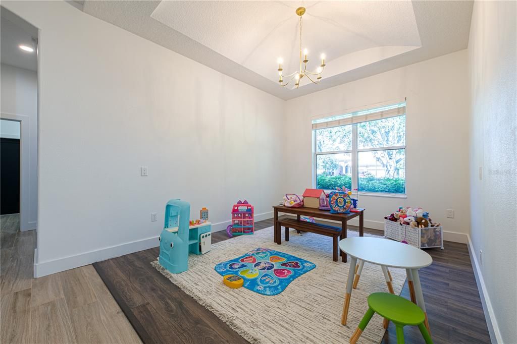 For Sale: $939,000 (3 beds, 3 baths, 2710 Square Feet)