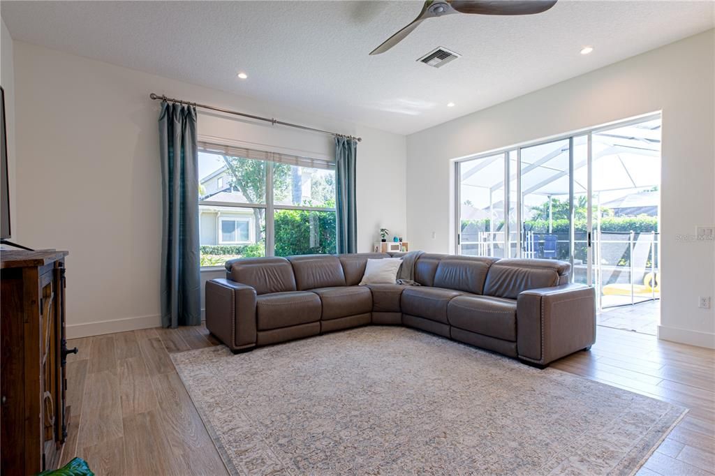 For Sale: $939,000 (3 beds, 3 baths, 2710 Square Feet)