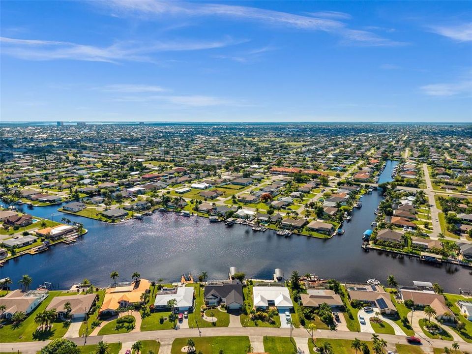 待售: $849,000 (4 贝兹, 2 浴室, 2279 平方英尺)