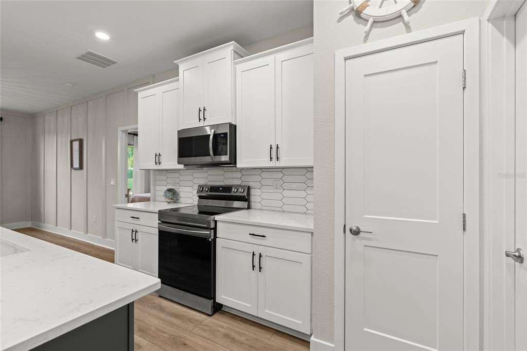 For Sale: $520,000 (4 beds, 3 baths, 2111 Square Feet)