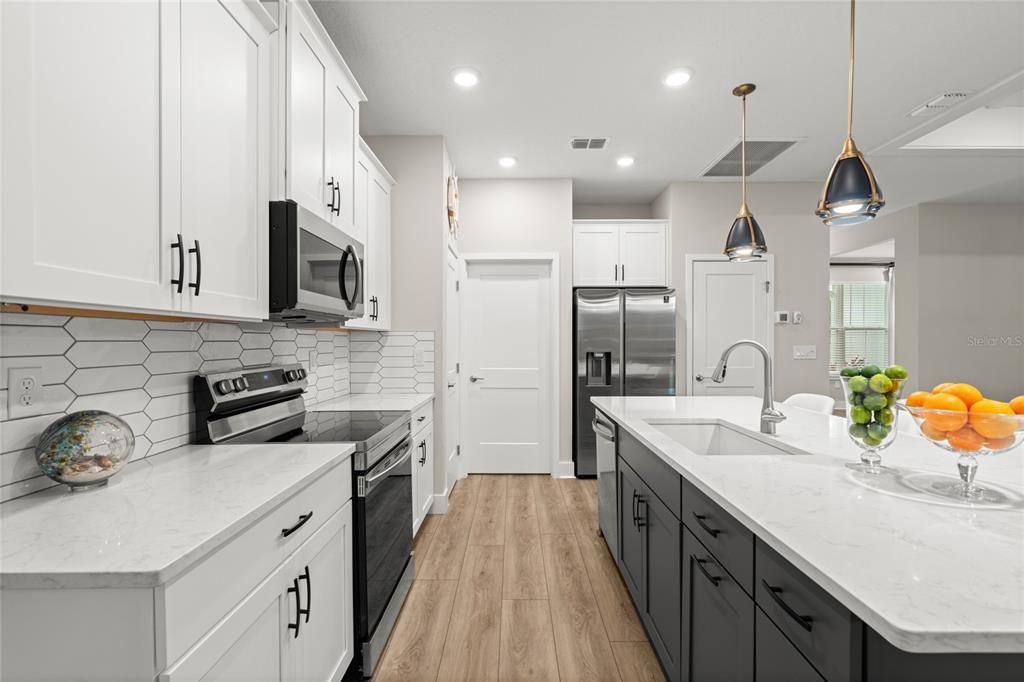 For Sale: $520,000 (4 beds, 3 baths, 2111 Square Feet)