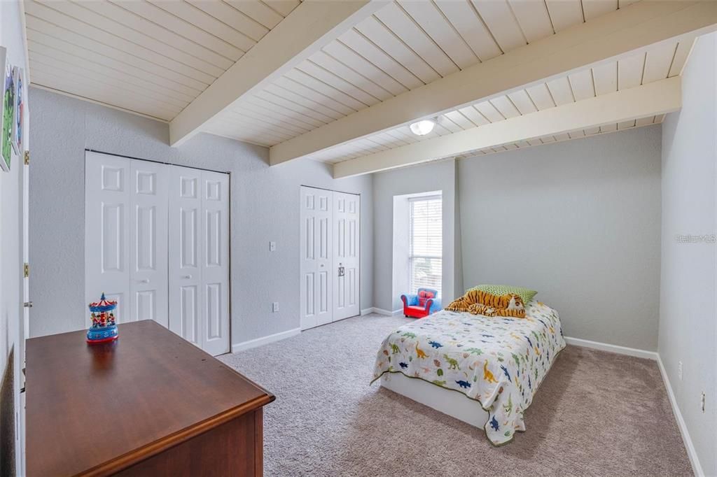 出租: $2,000 (2 贝兹, 1 浴室, 1116 平方英尺)