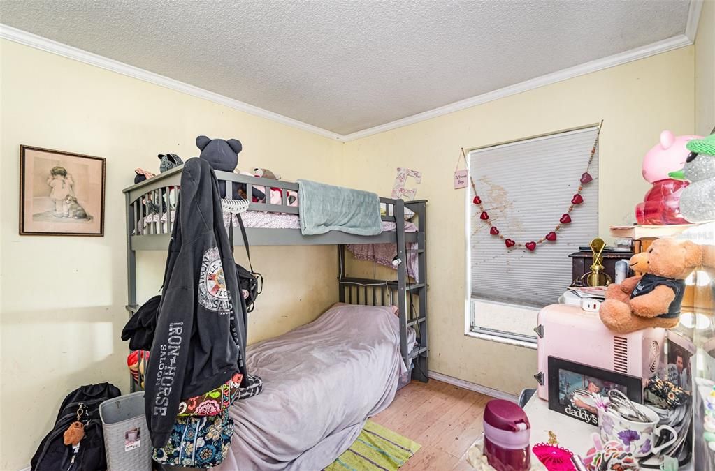 For Sale: $230,000 (3 beds, 1 baths, 1000 Square Feet)