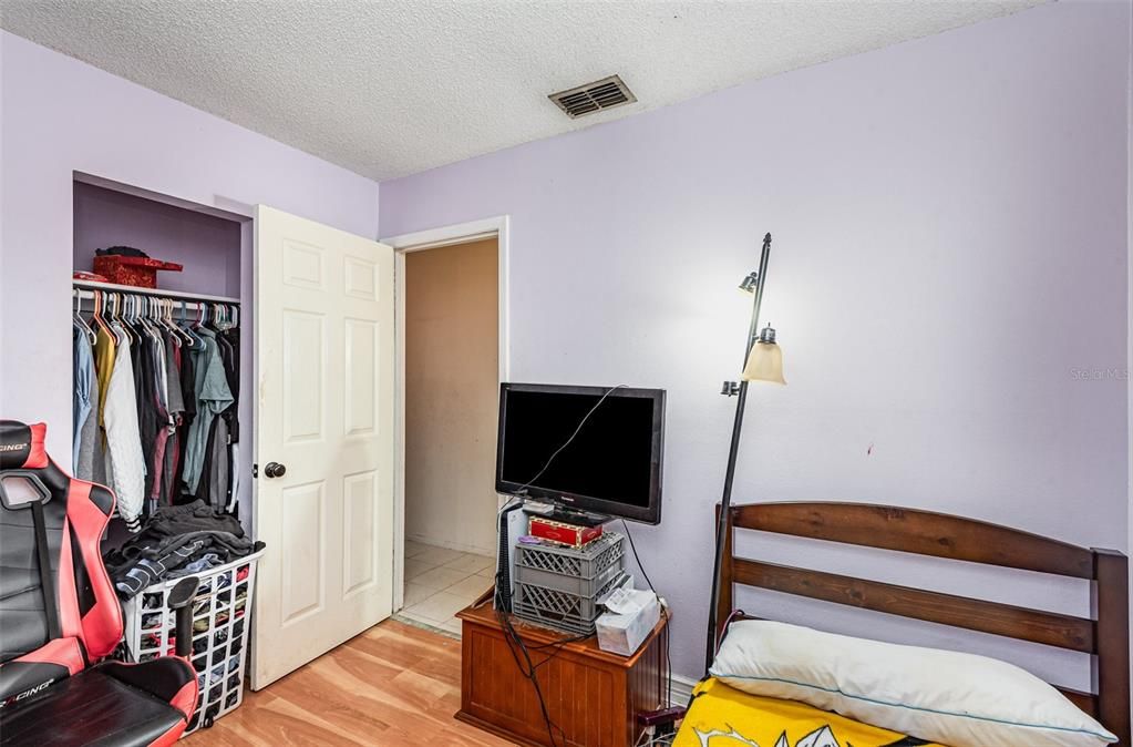 For Sale: $230,000 (3 beds, 1 baths, 1000 Square Feet)