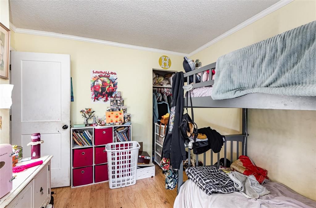 For Sale: $230,000 (3 beds, 1 baths, 1000 Square Feet)