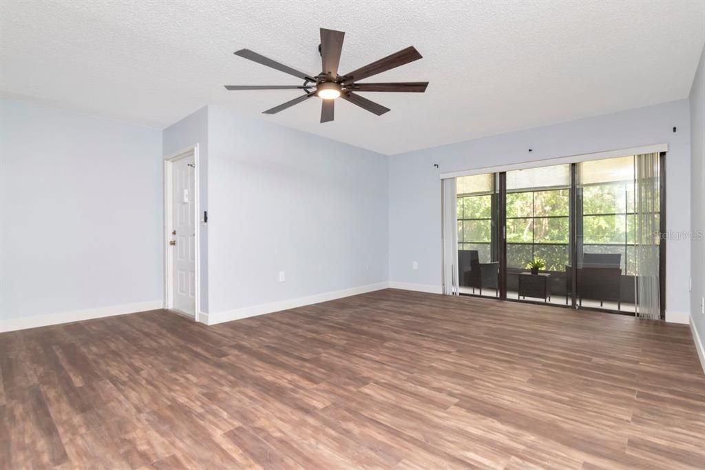 Active With Contract: $225,000 (3 beds, 2 baths, 1396 Square Feet)