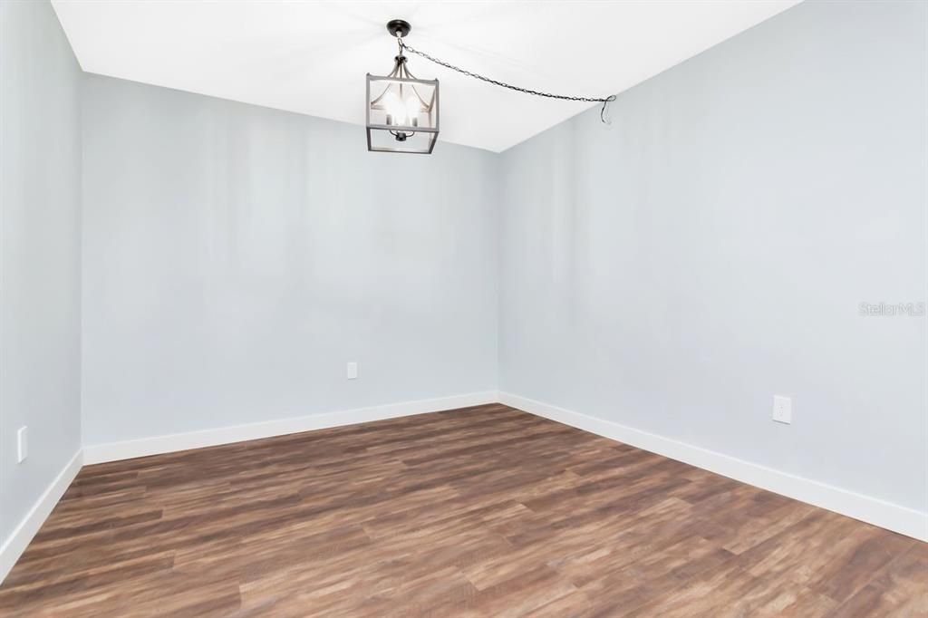Active With Contract: $225,000 (3 beds, 2 baths, 1396 Square Feet)
