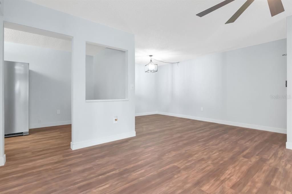 Active With Contract: $225,000 (3 beds, 2 baths, 1396 Square Feet)