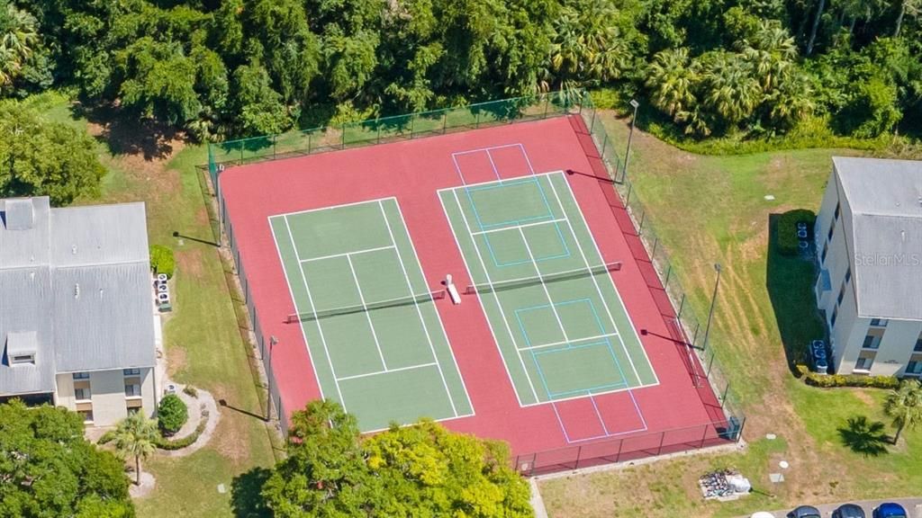 Active With Contract: $225,000 (3 beds, 2 baths, 1396 Square Feet)